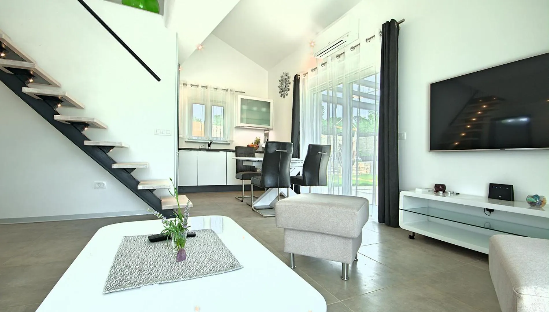 Villa Crystallina