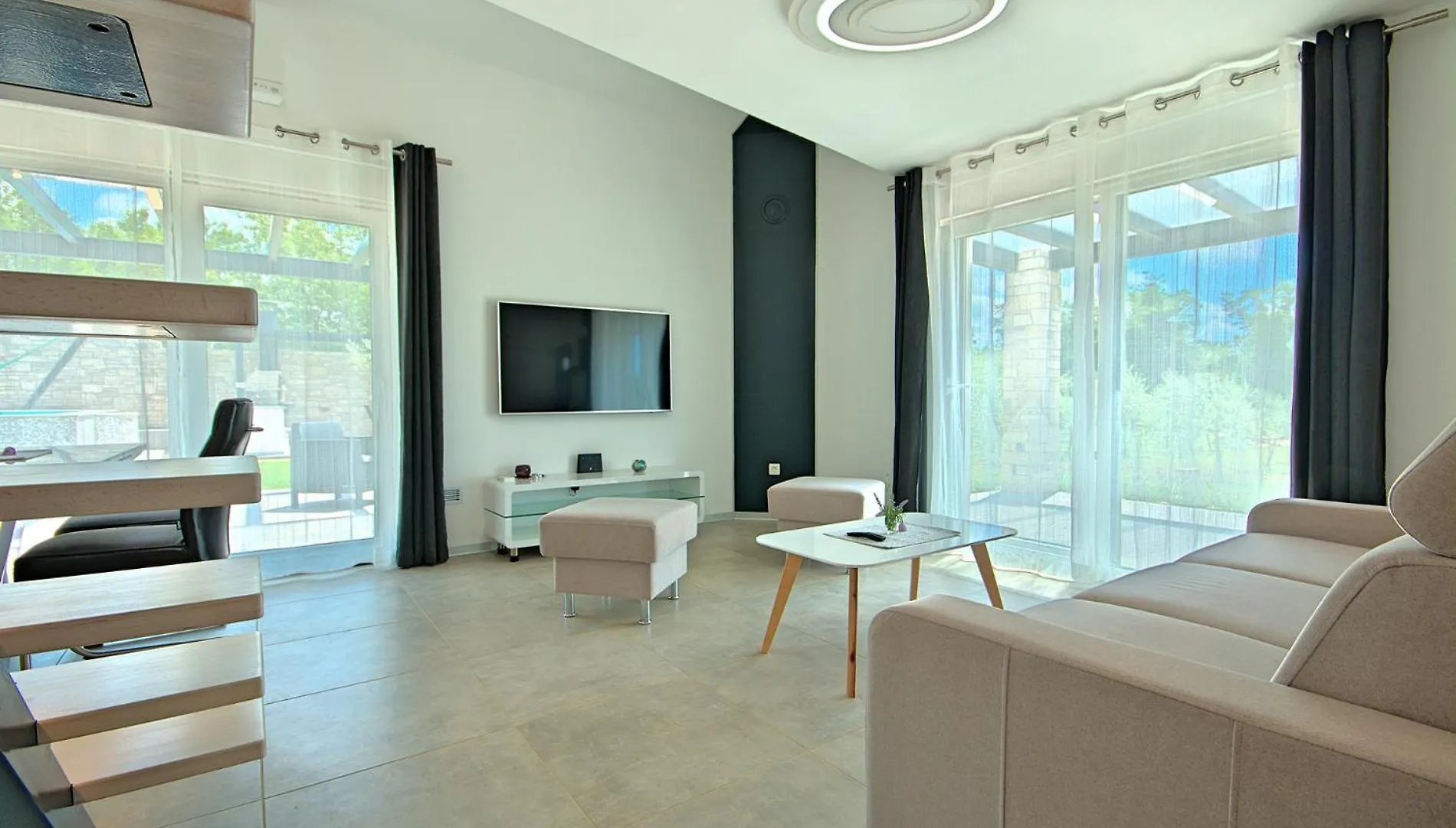 Villa Crystallina