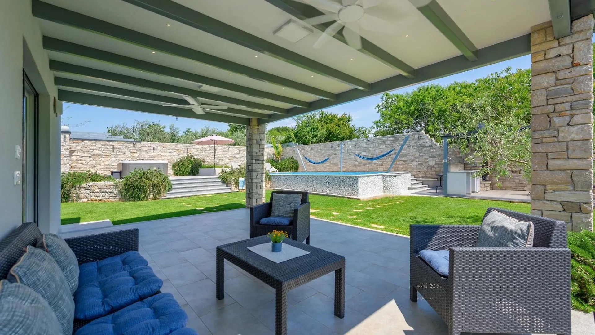 Villa Crystallina Ουμάγκ